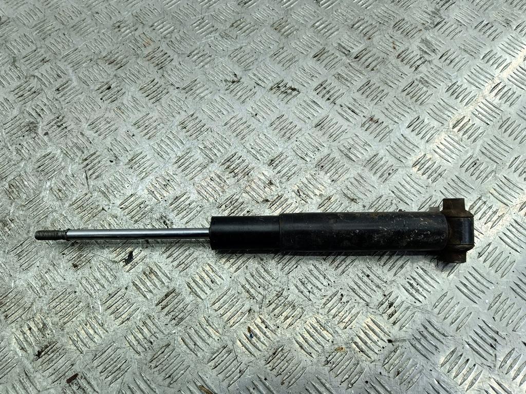 Амортизатор задний правый