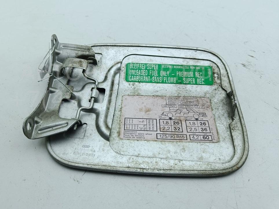 Лючок бензобака