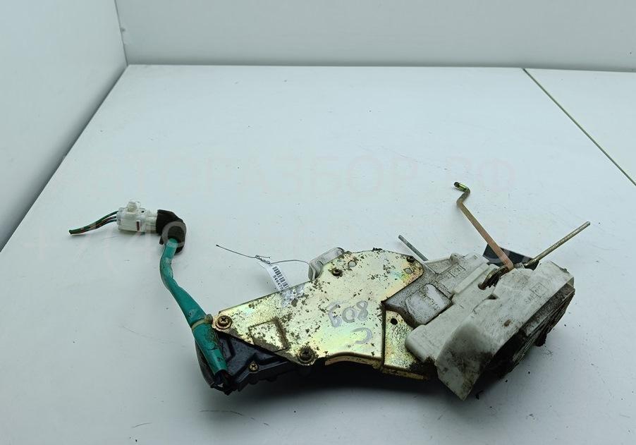 Замок двери задней левой