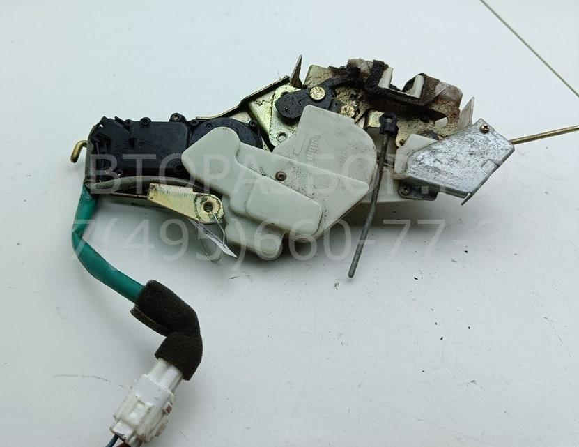 Замок двери задней левой