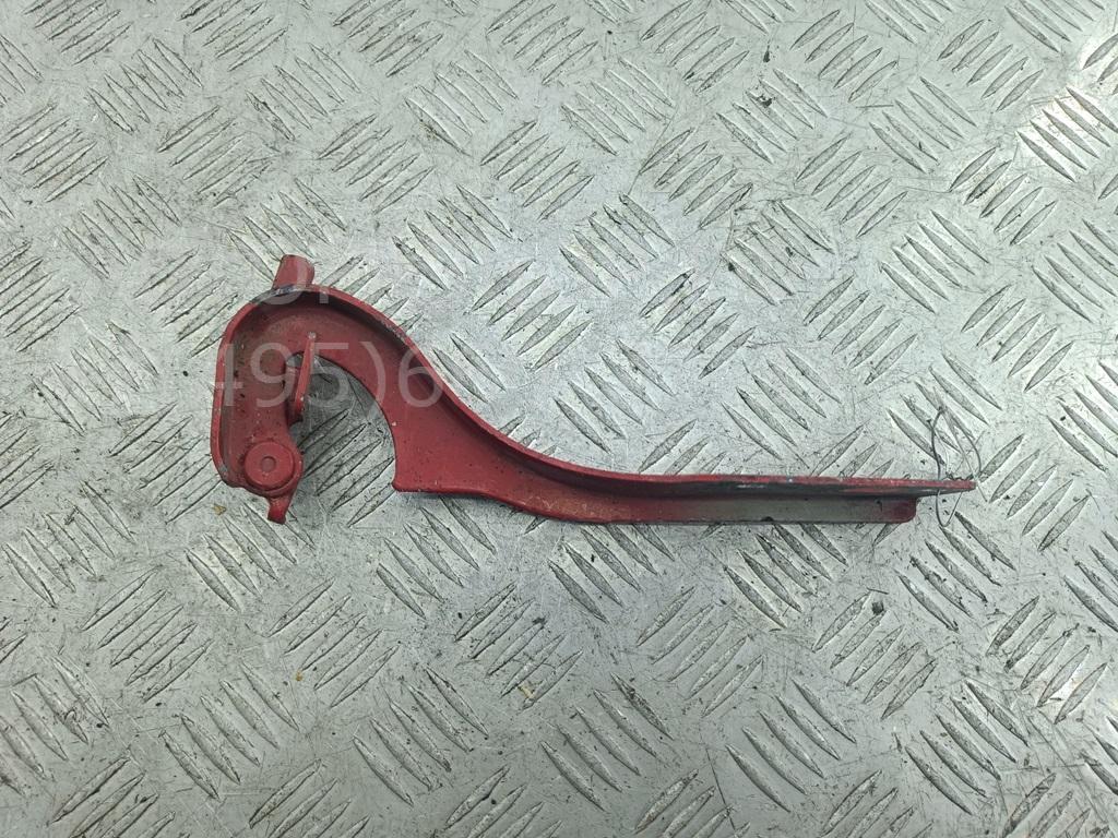 Петля капота правая