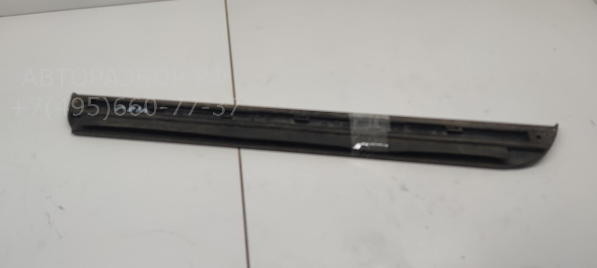 Накладка двери задней правой