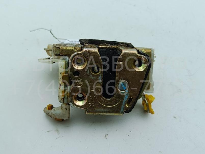 Замок двери передней правой