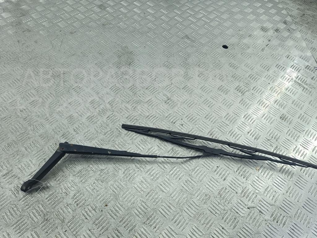 Поводок стеклоочистителя передний левый