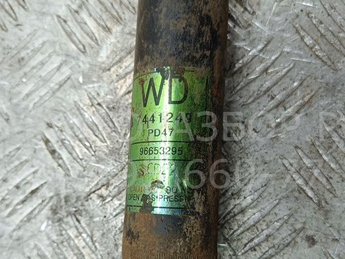 Амортизатор задний правый