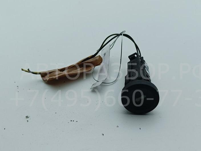 Кнопка открывания багажника