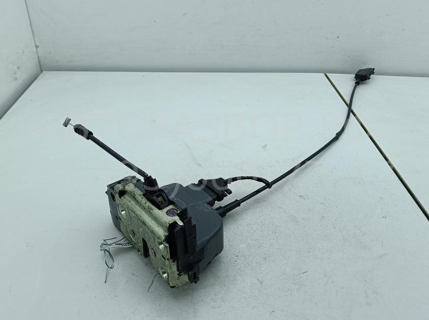 Замок двери задней правой