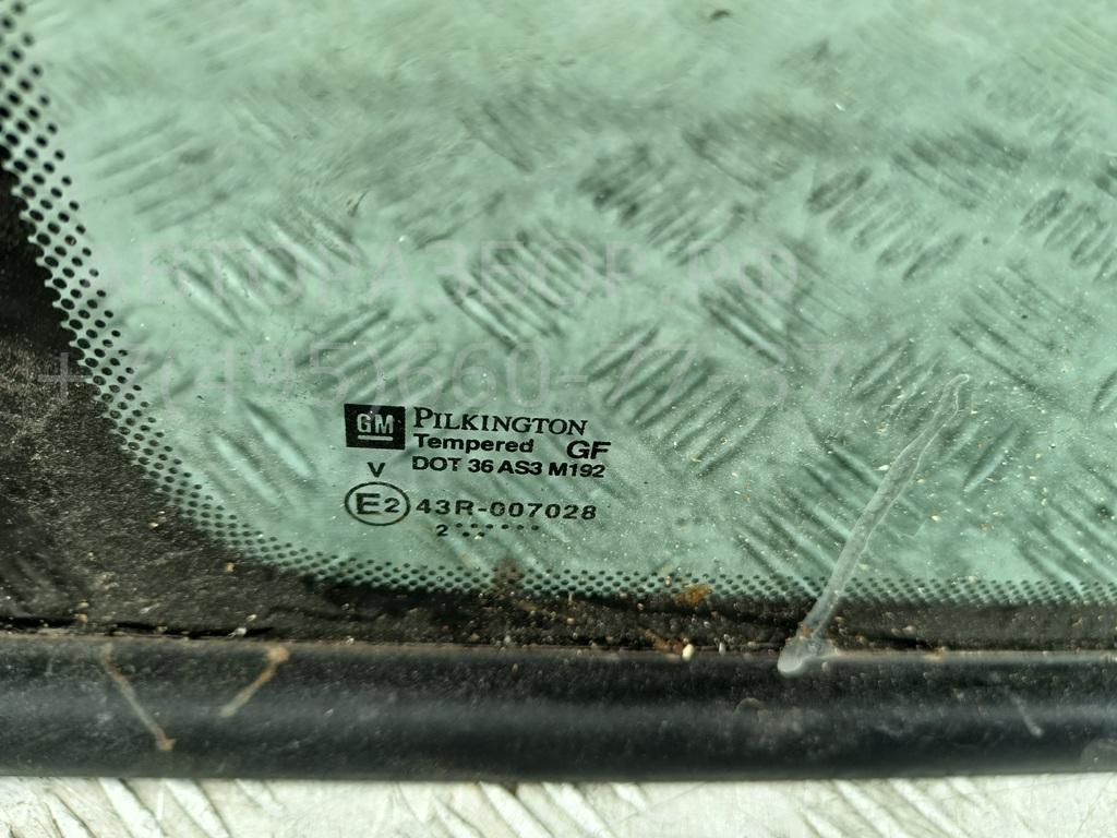 Стекло кузовное глухое левое