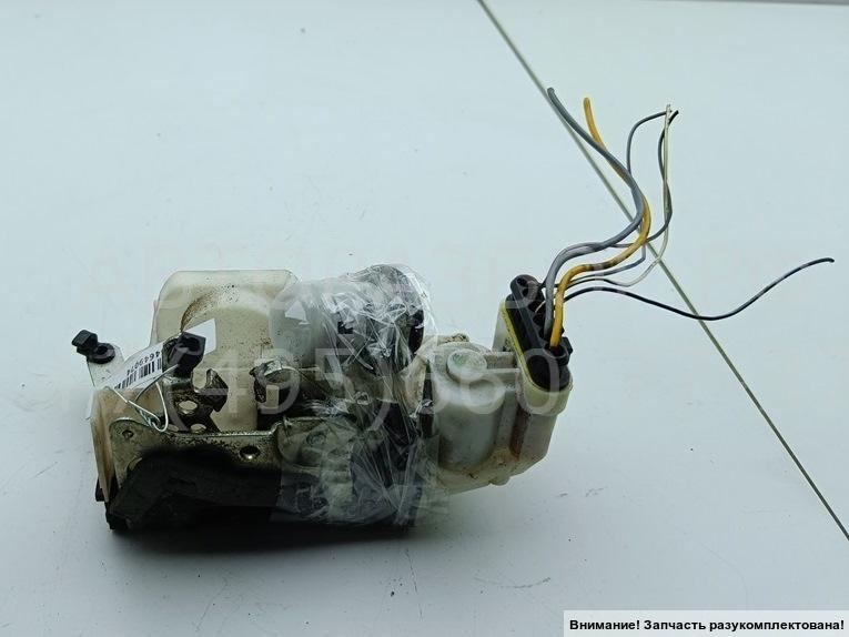 Замок двери передней левой