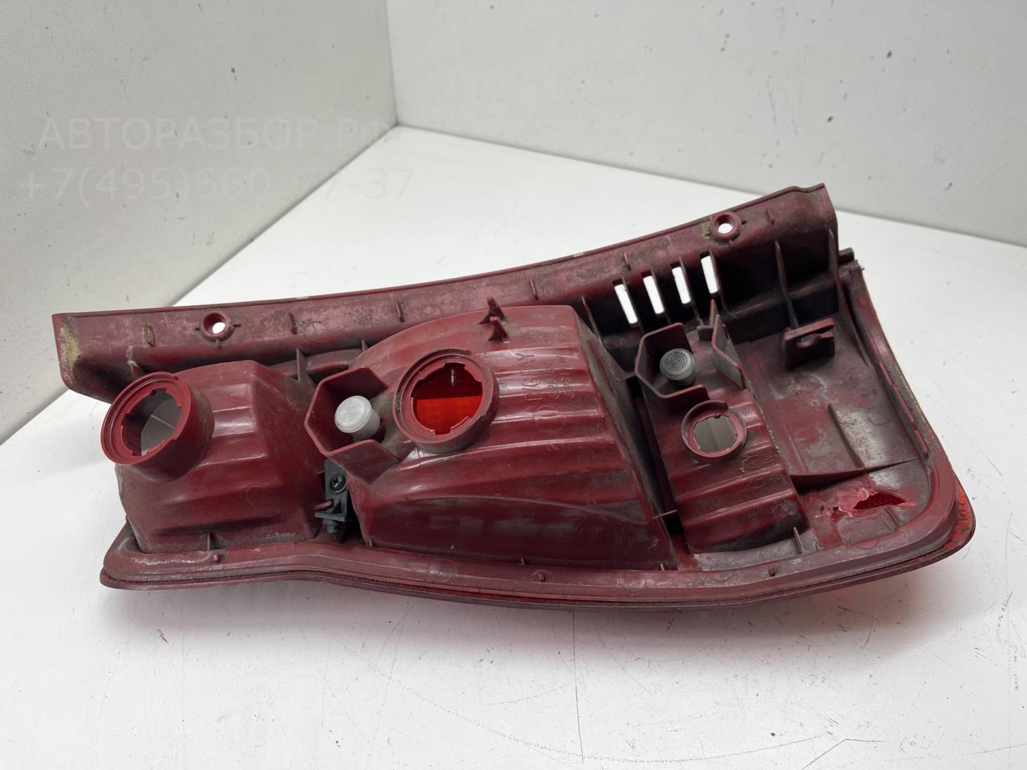 Фонарь задний правый