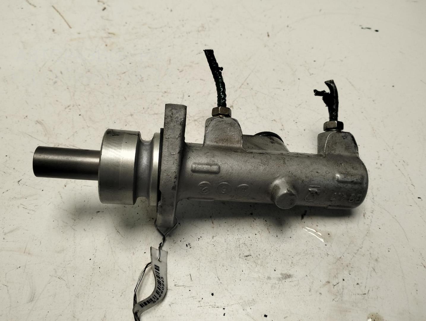 Цилиндр тормозной главный