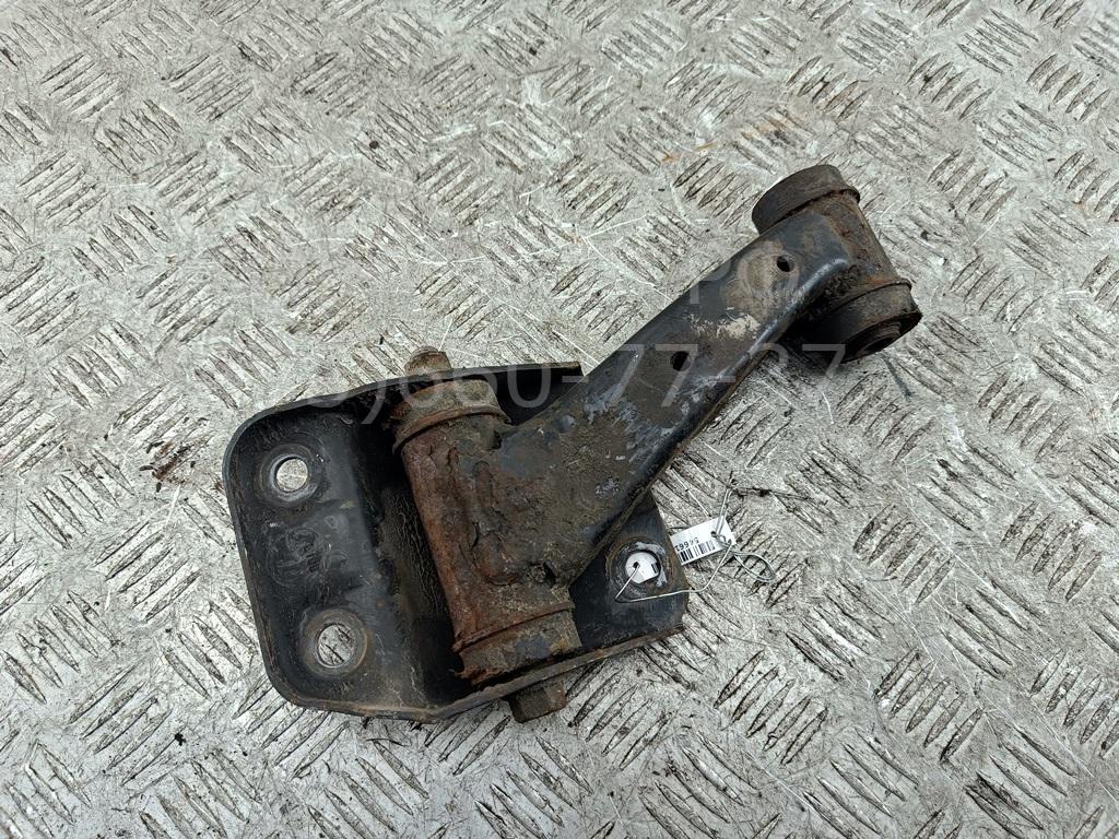 Рычаг передний правый