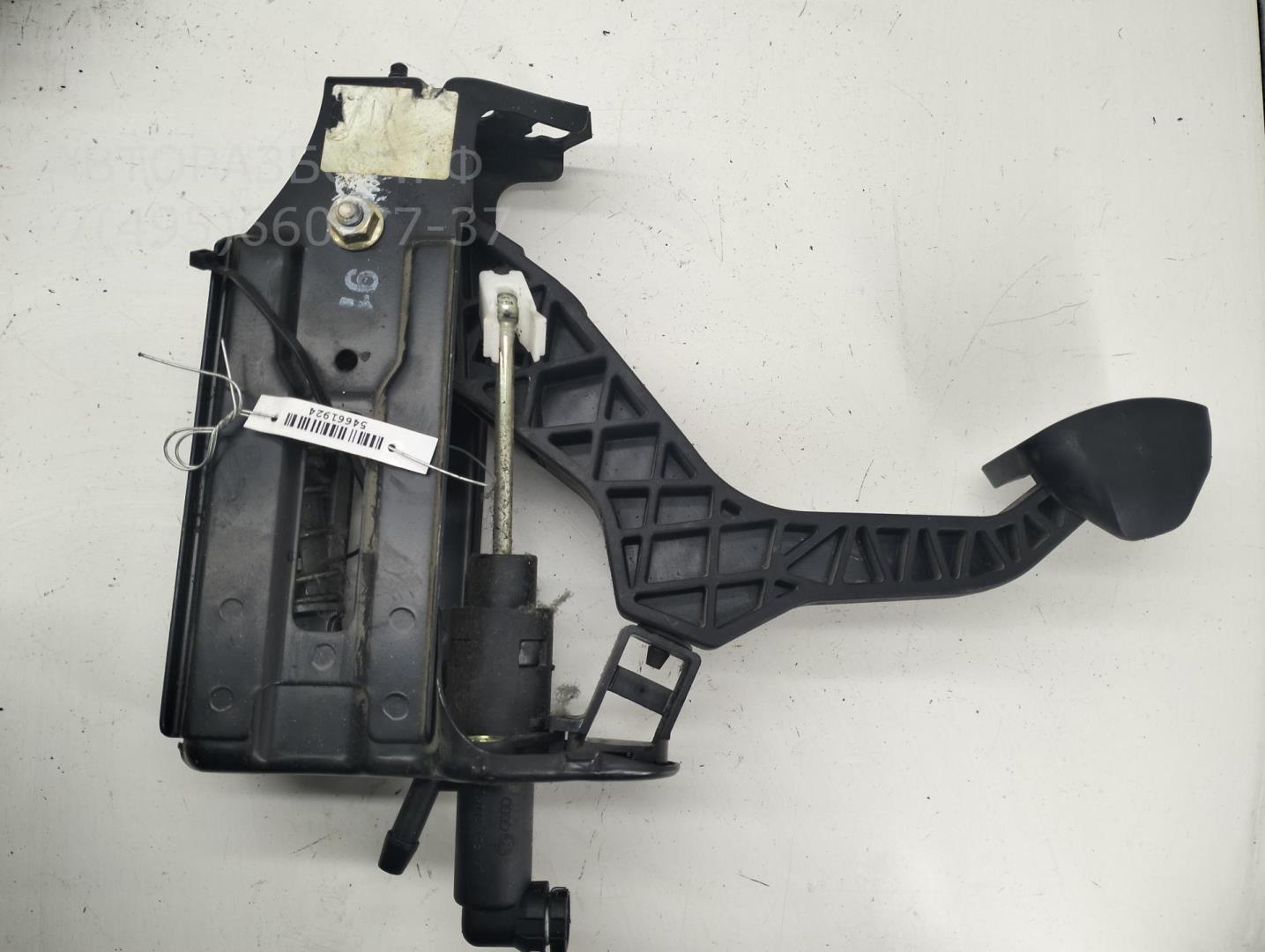 Цилиндр сцепления главный