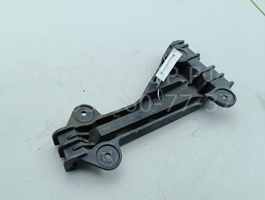 Кронштейн переднего бампера левый
