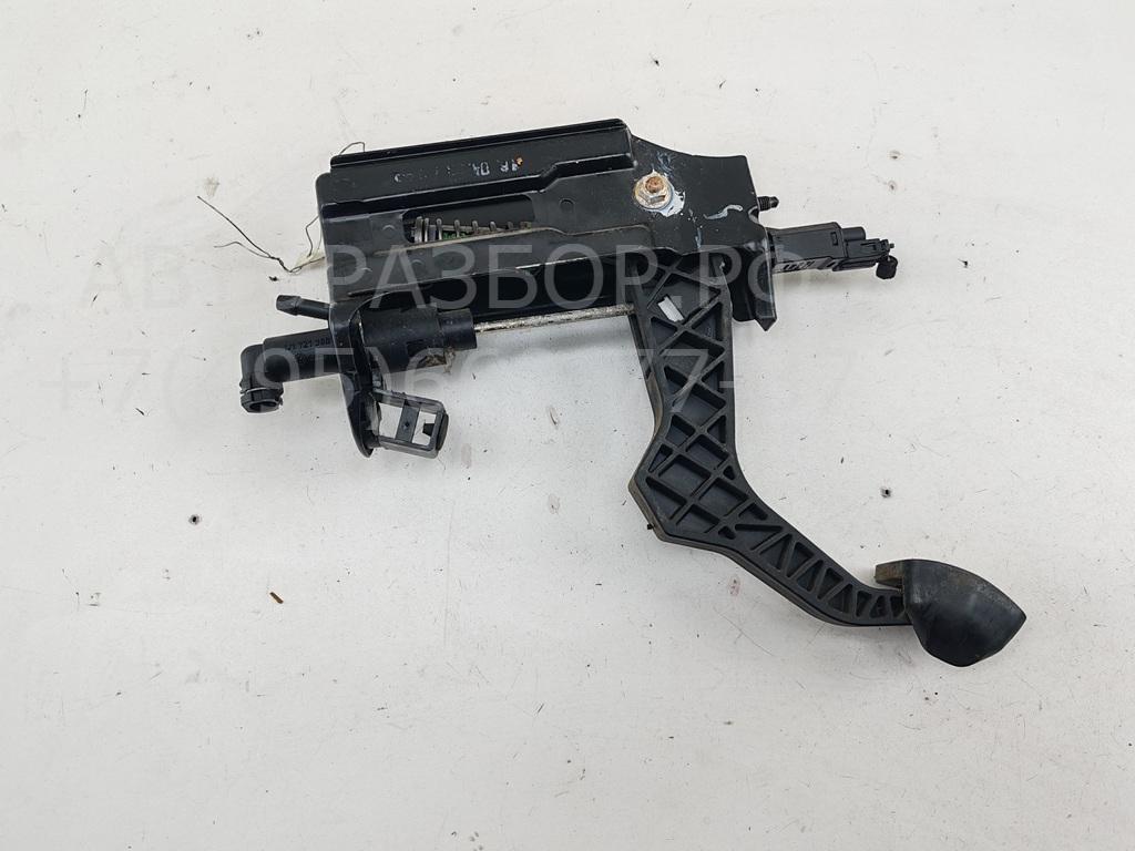 Цилиндр сцепления главный