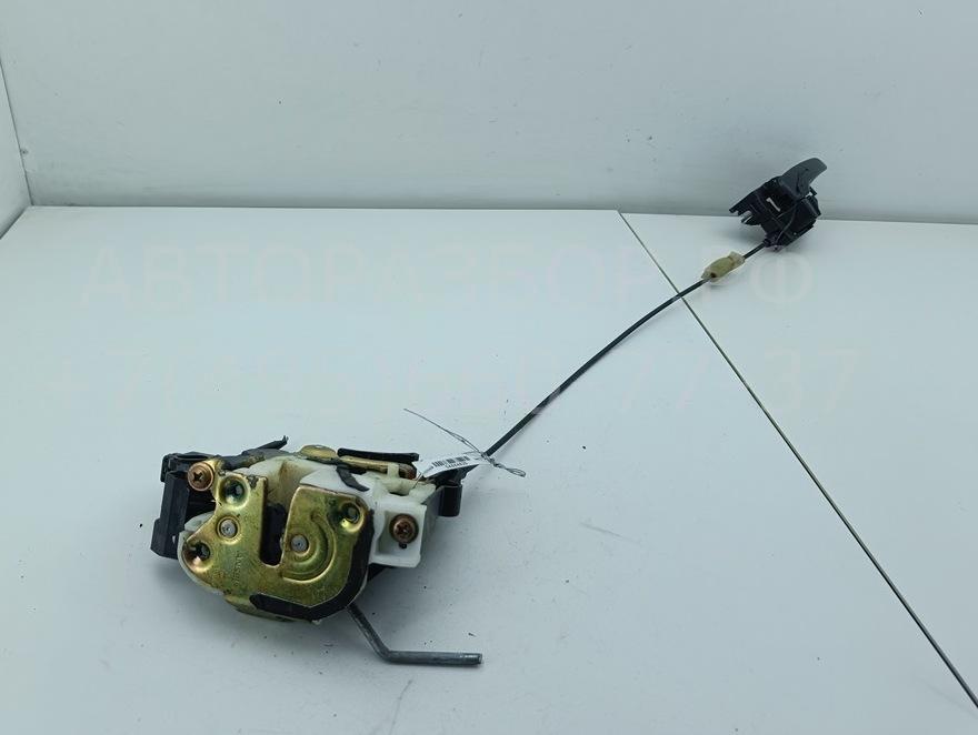 Замок двери передней правой