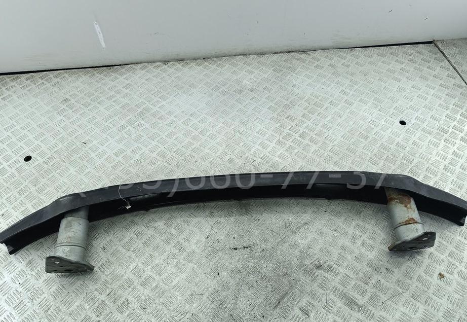 Усилитель переднего бампера