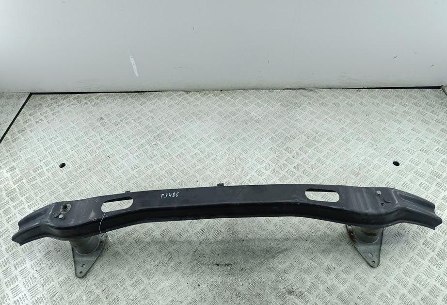 Усилитель переднего бампера