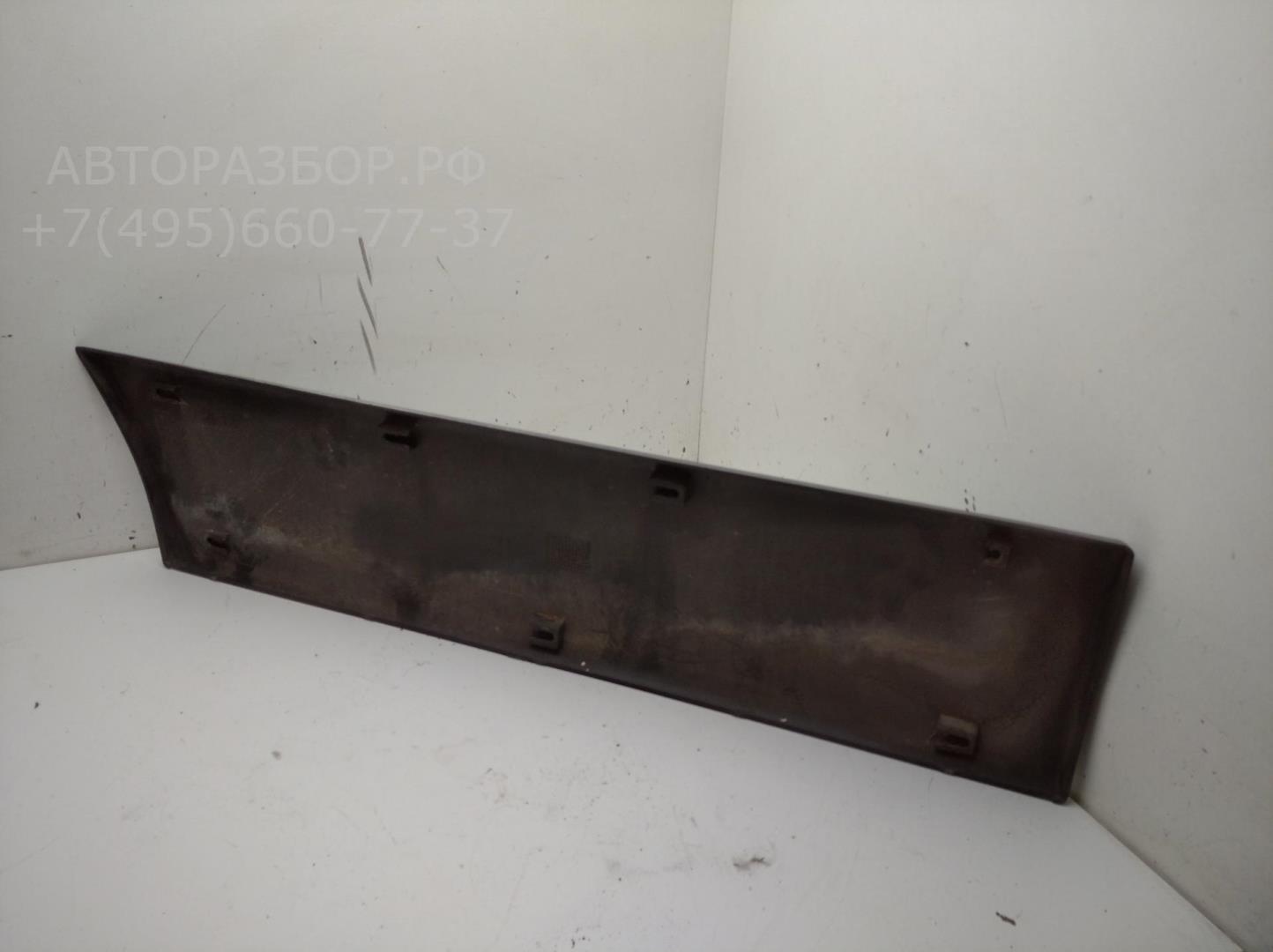 Накладка двери передней правой