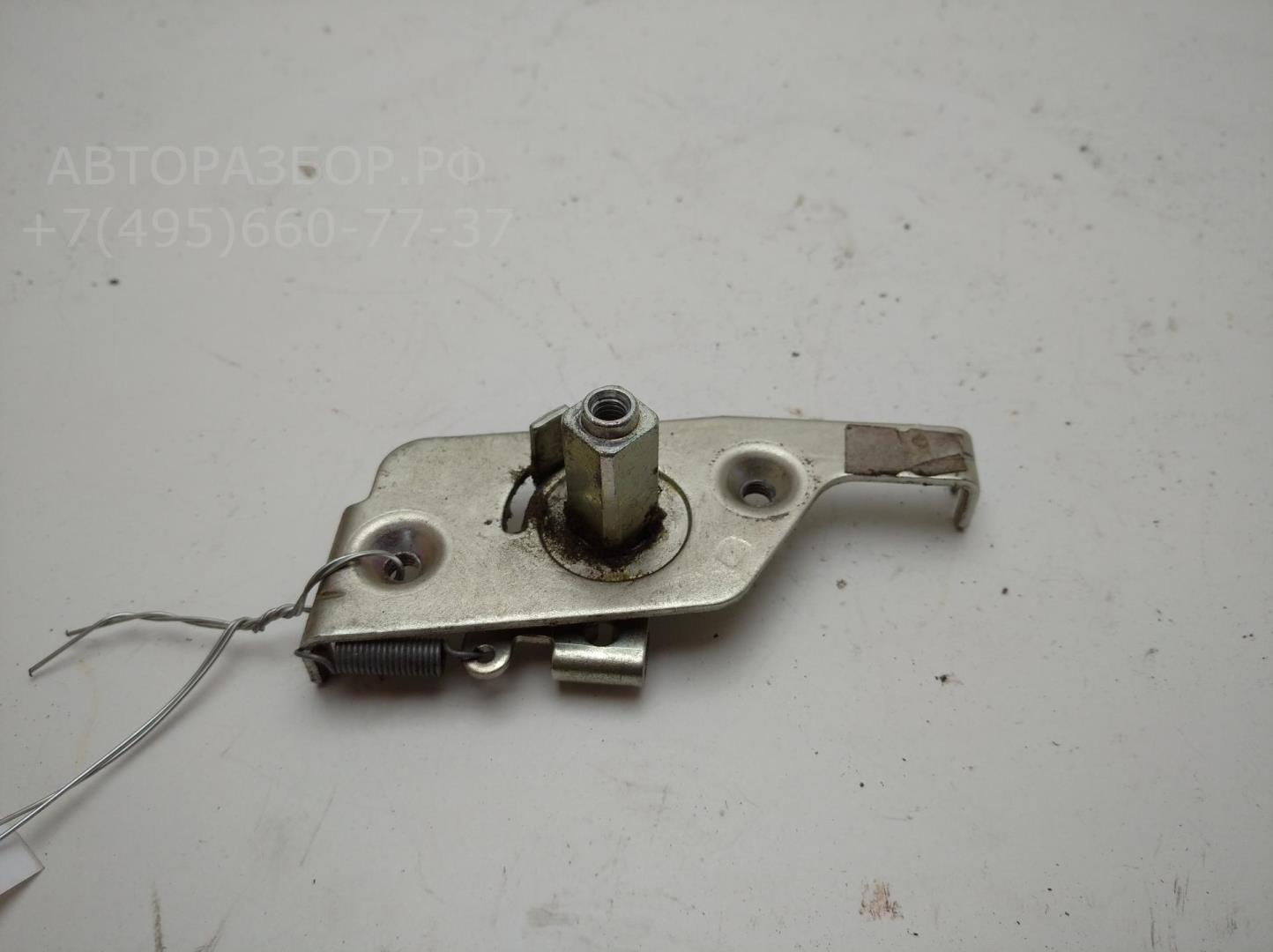 Замок двери задней левой