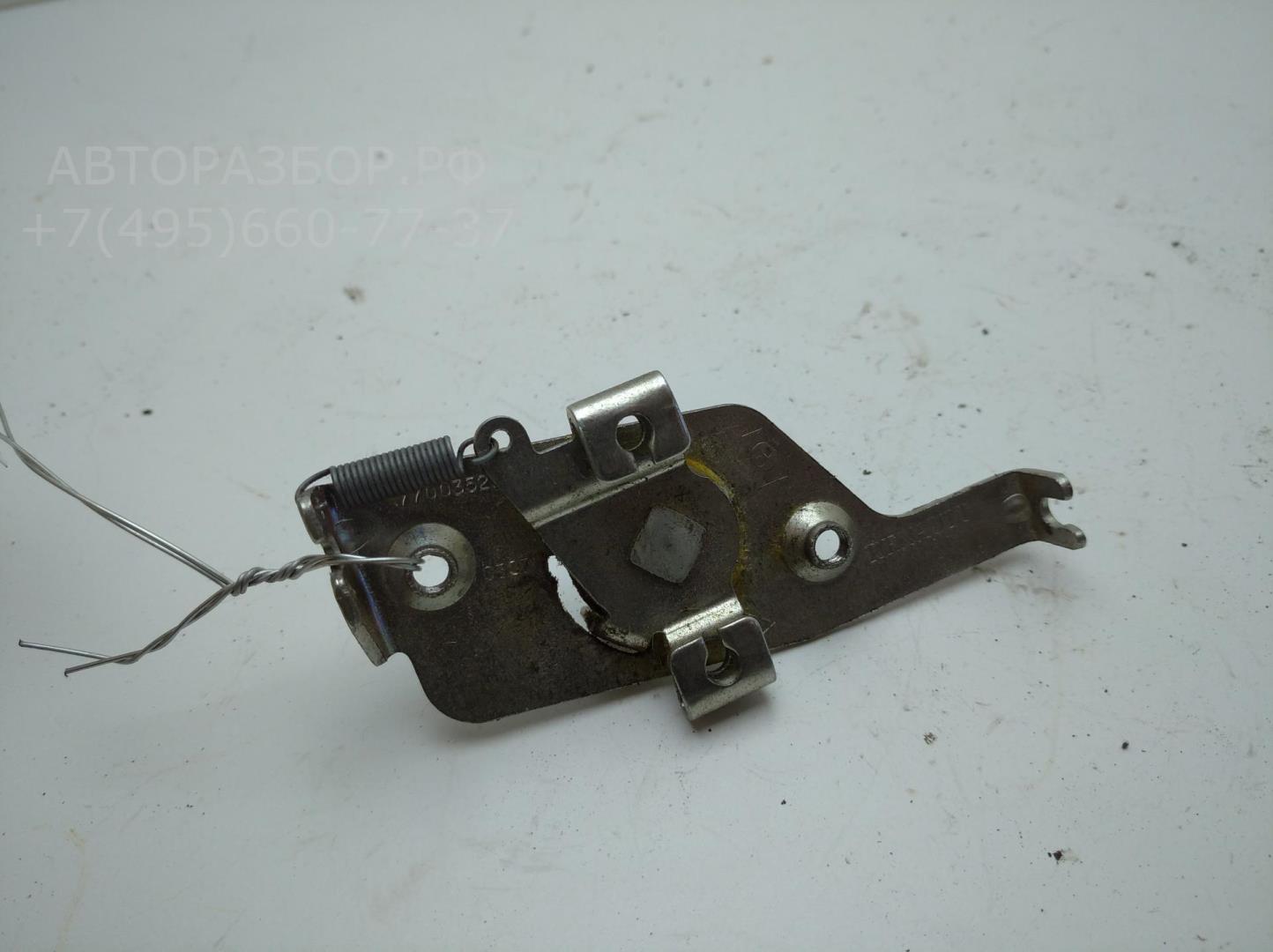 Замок двери задней левой