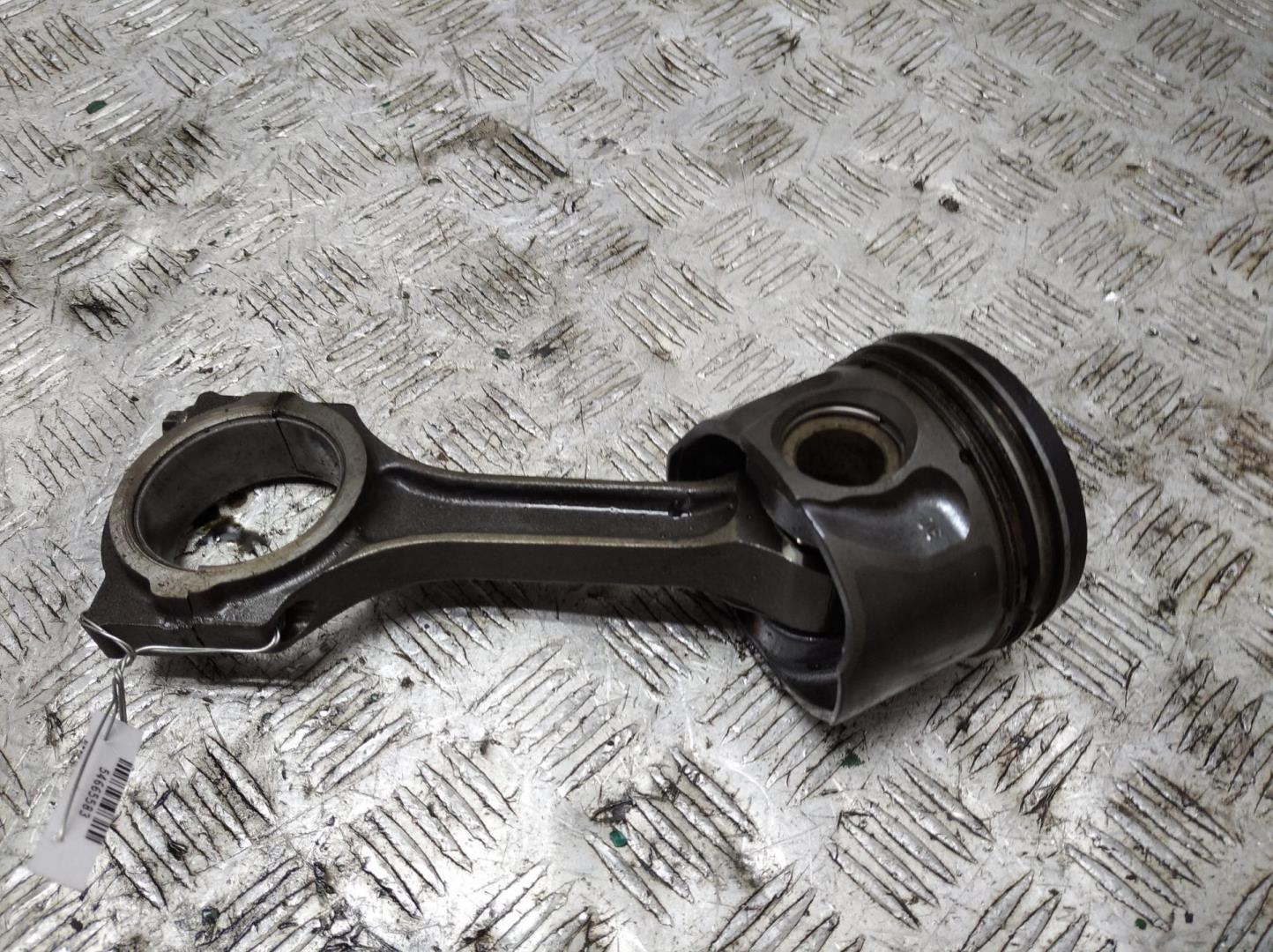 Поршень с шатуном