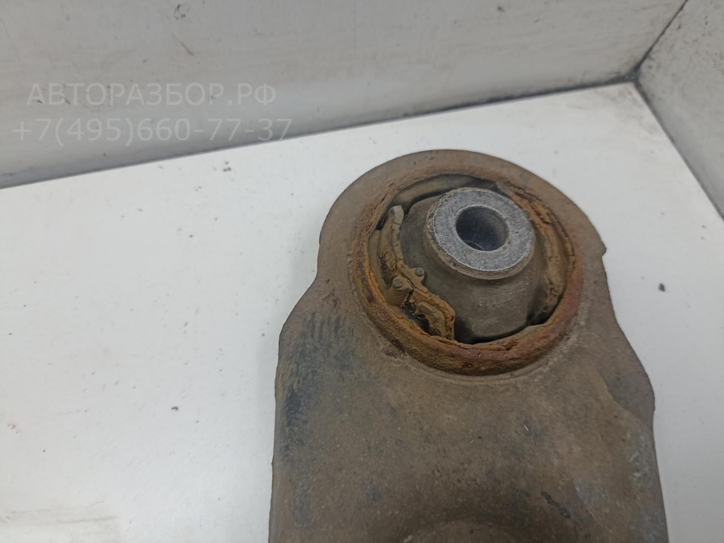 Рычаг передний правый