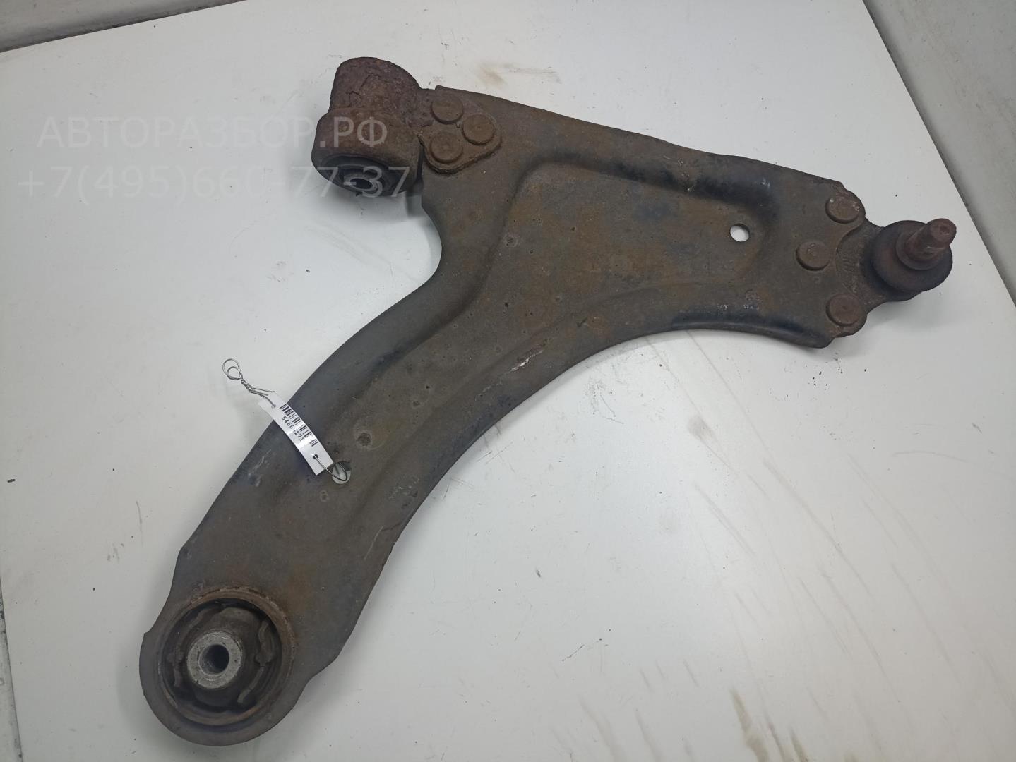 Рычаг передний правый