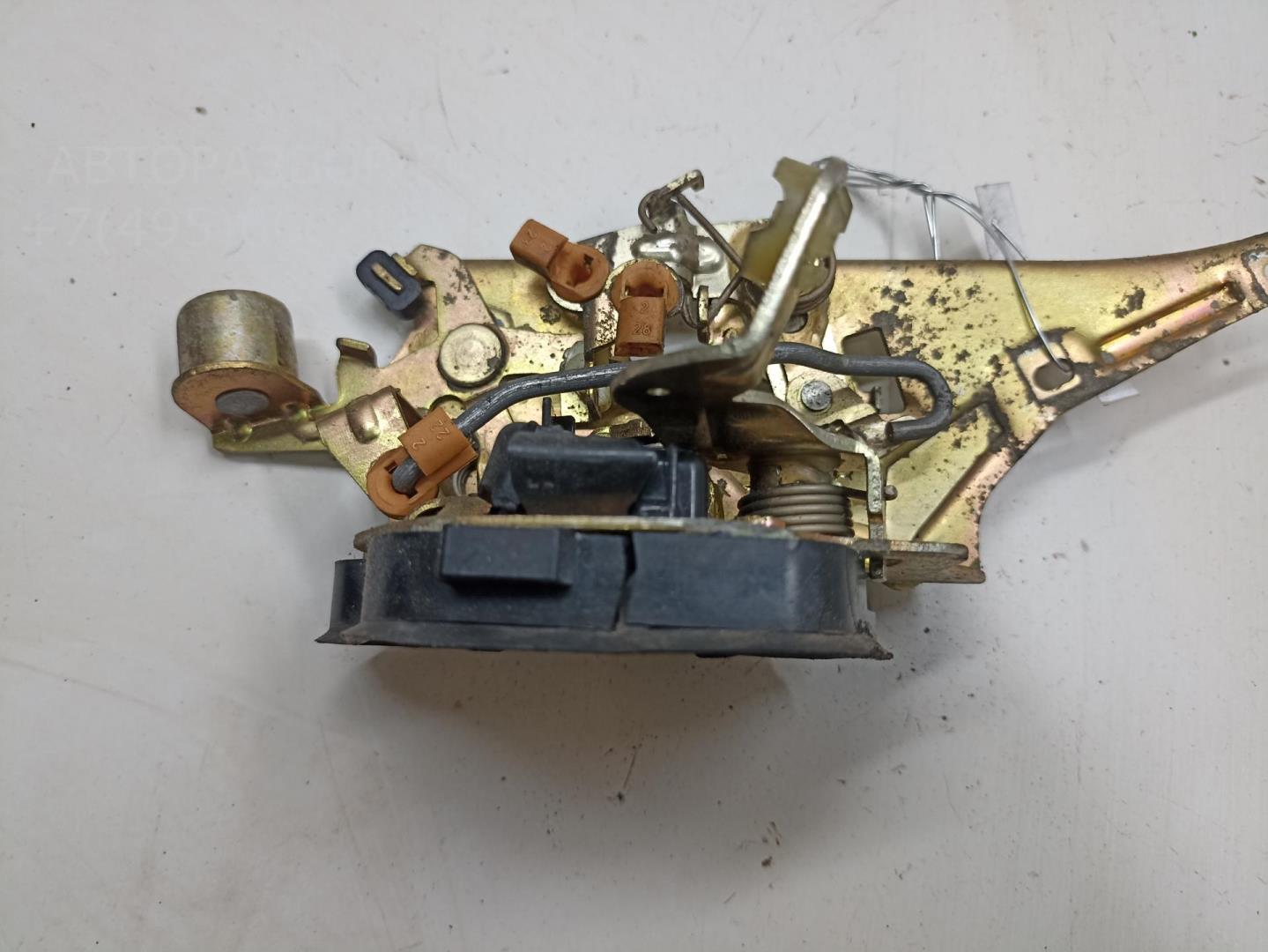 Замок двери задней правой