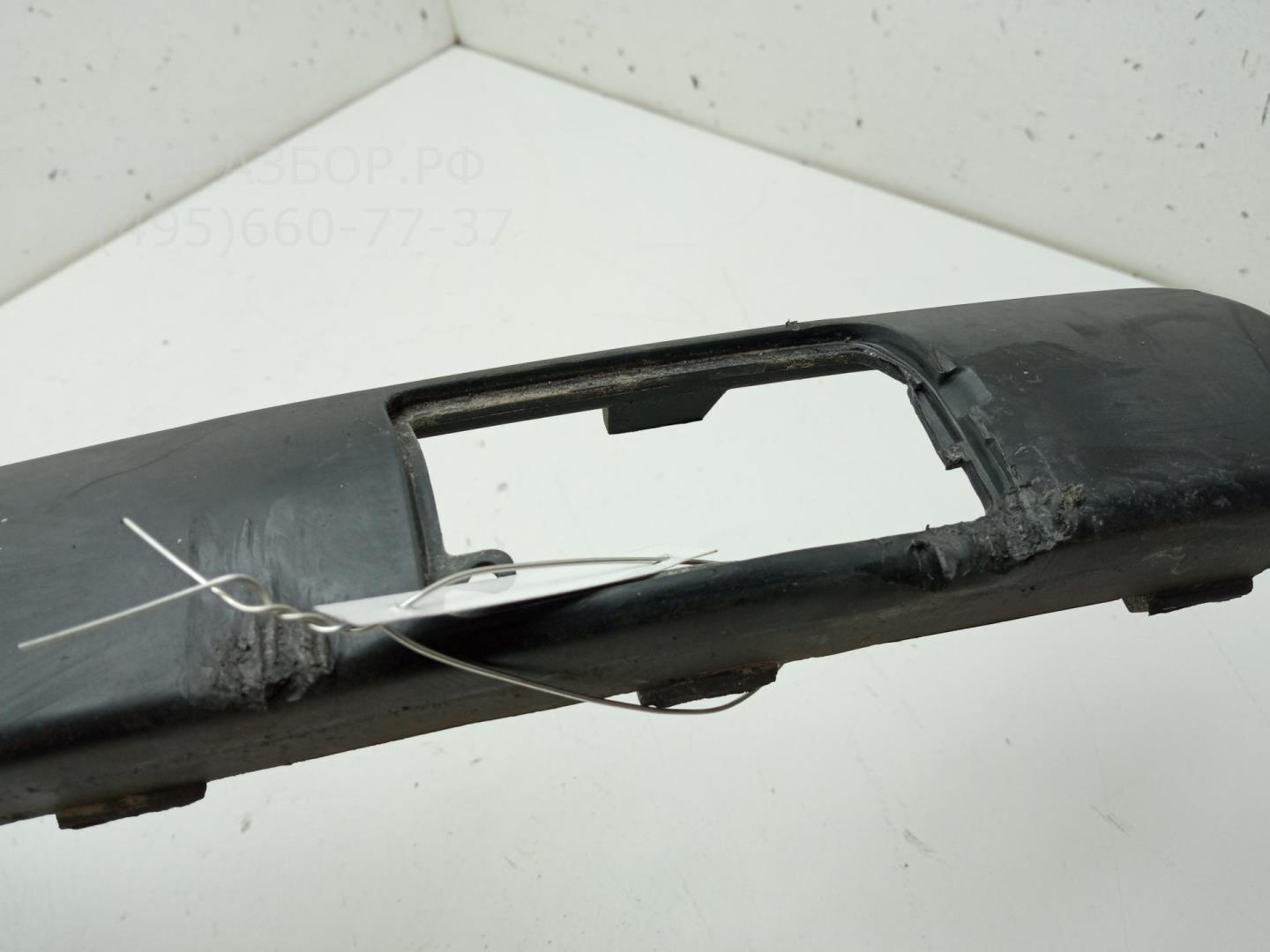 Молдинг переднего бампера правый