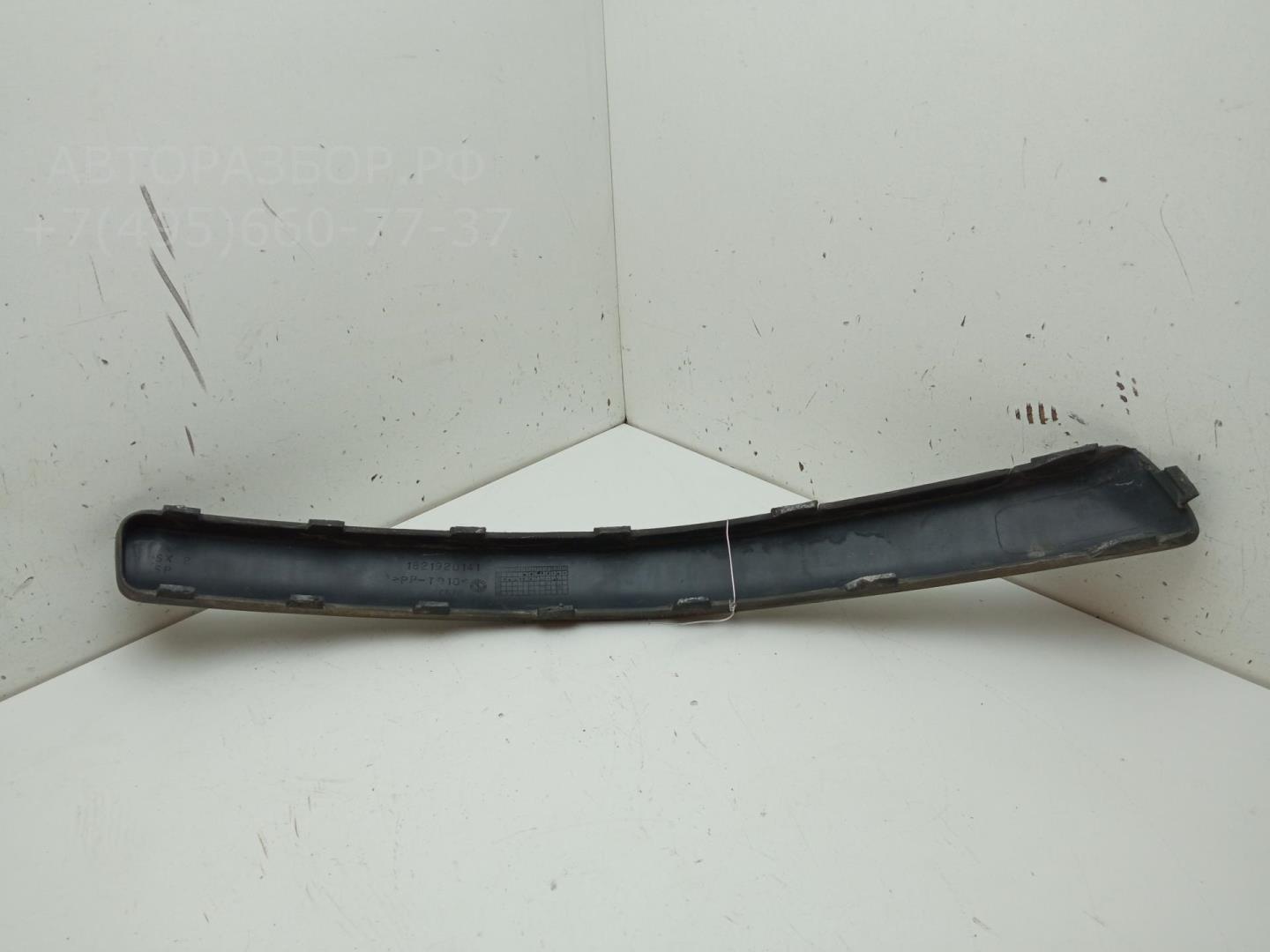 Молдинг переднего бампера левый