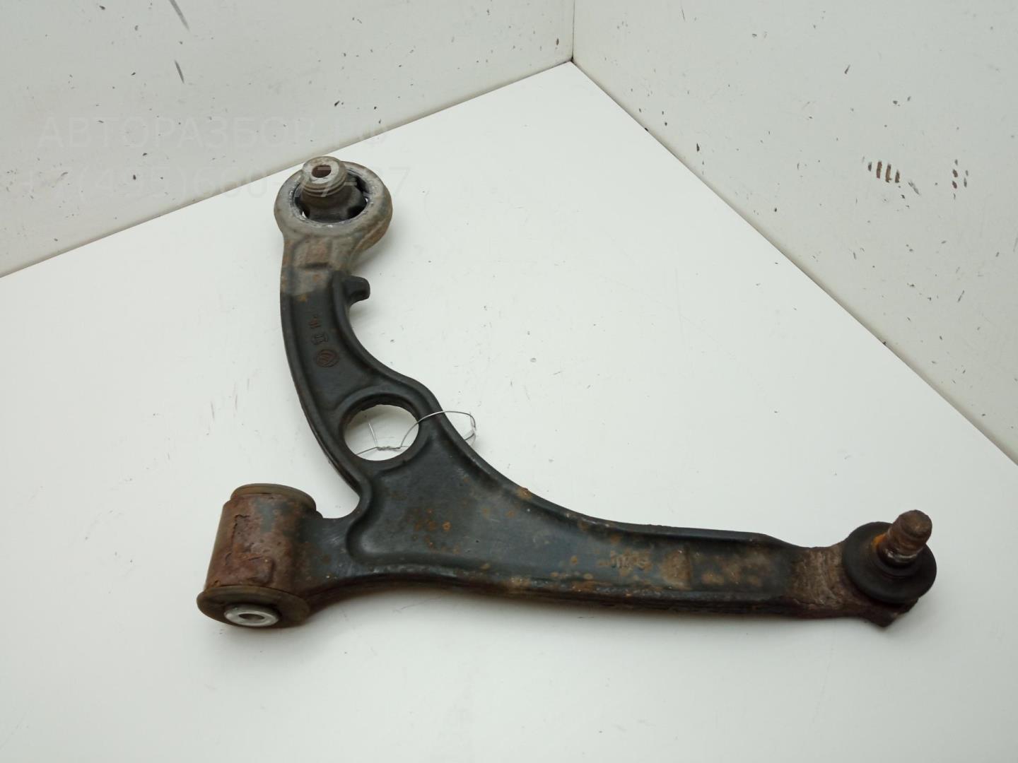 Рычаг передний левый