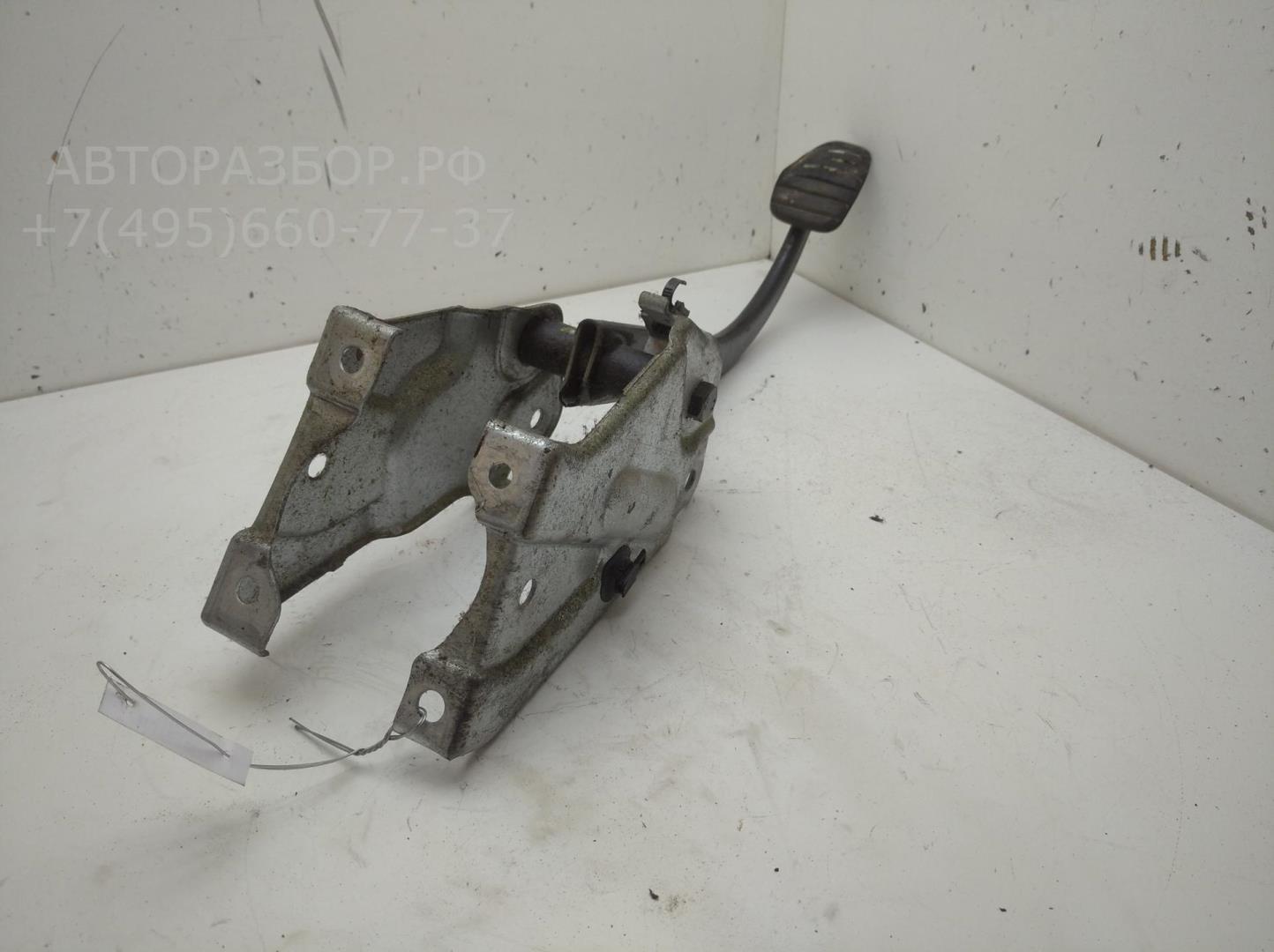 Педаль тормоза