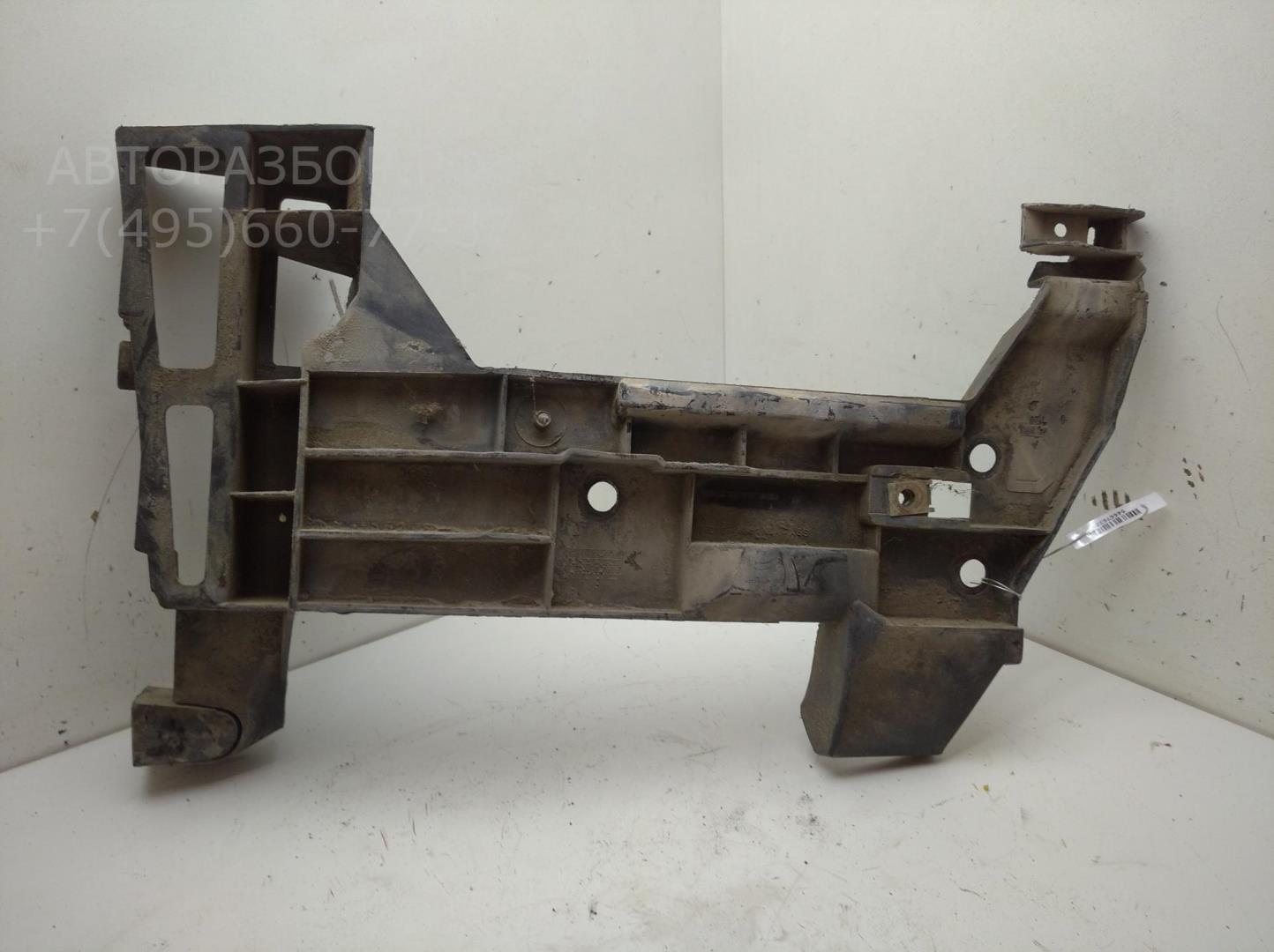 Кронштейн заднего бампера правый