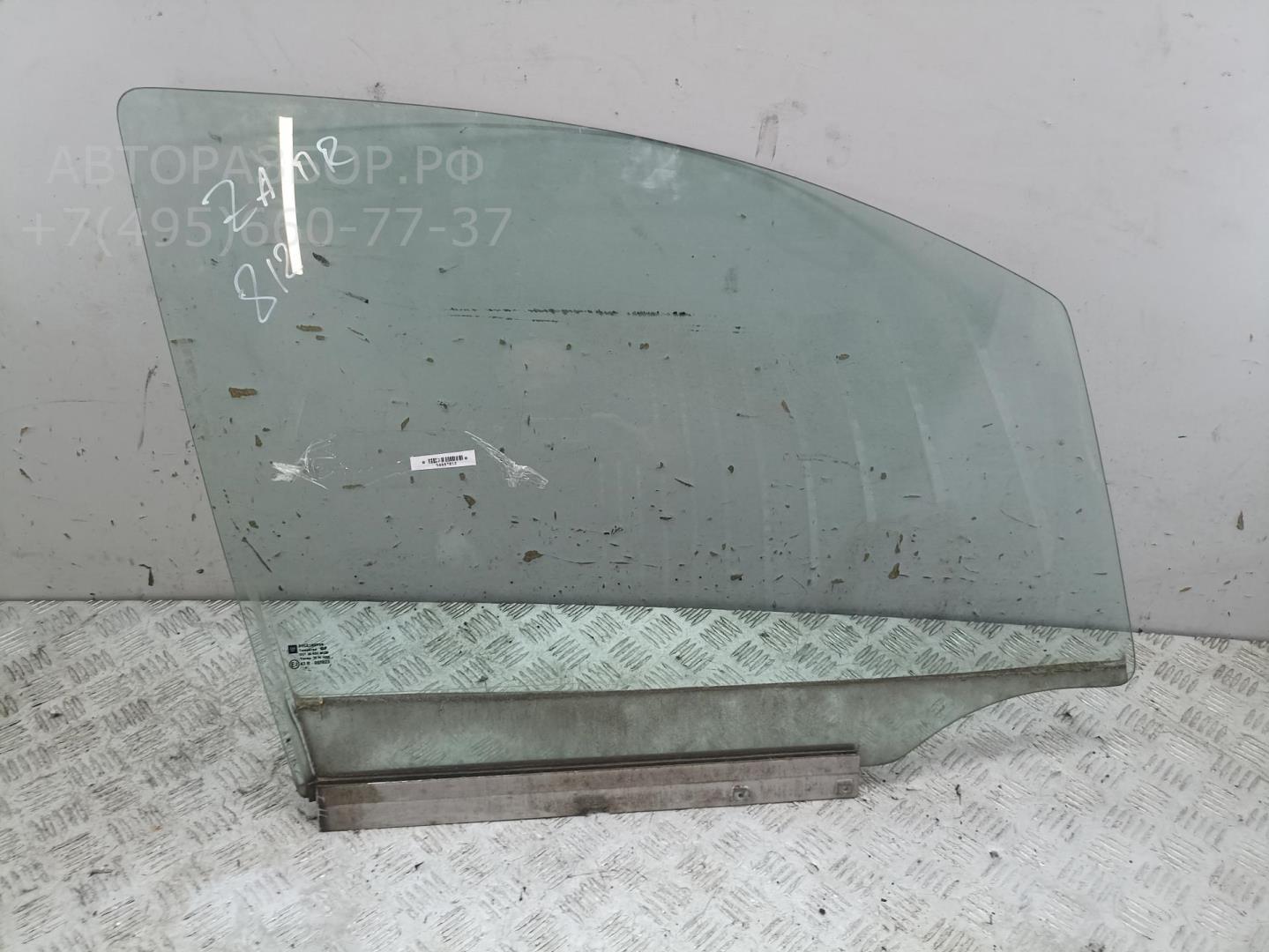 Стекло двери передней правой