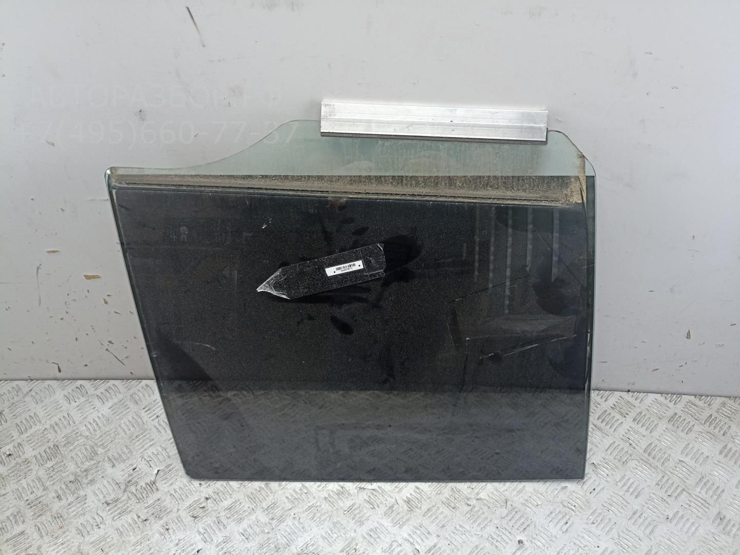 Стекло двери задней правой