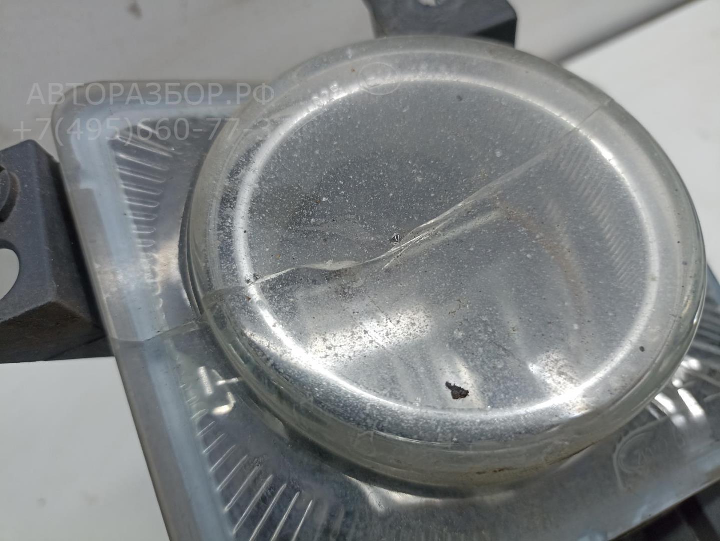 Фара противотуманная левая