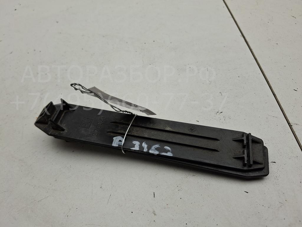 Крепеж фары