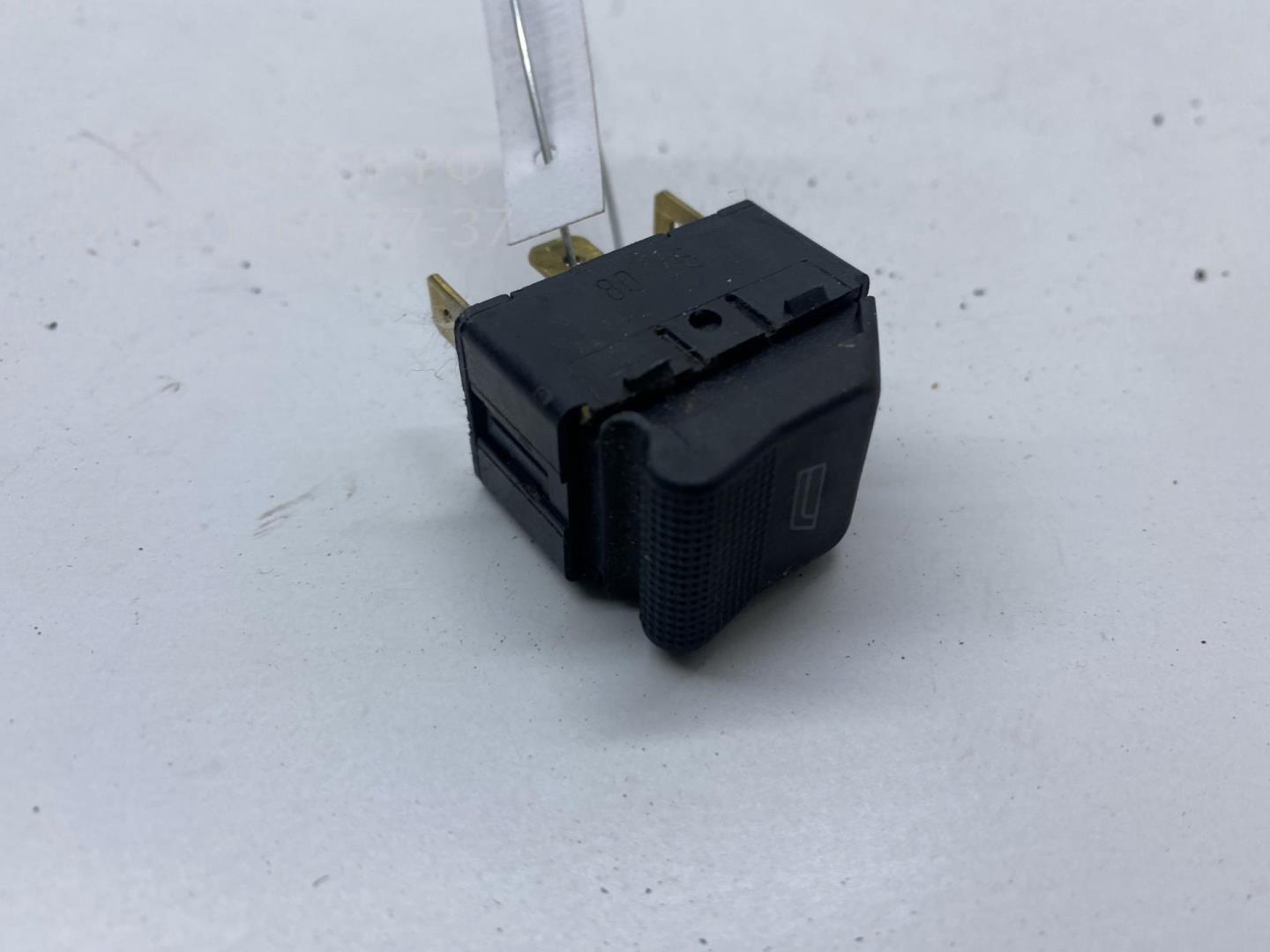 Кнопка стеклоподъемника