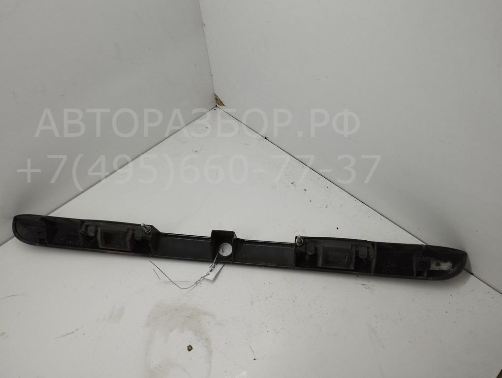 Накладка крышки багажника