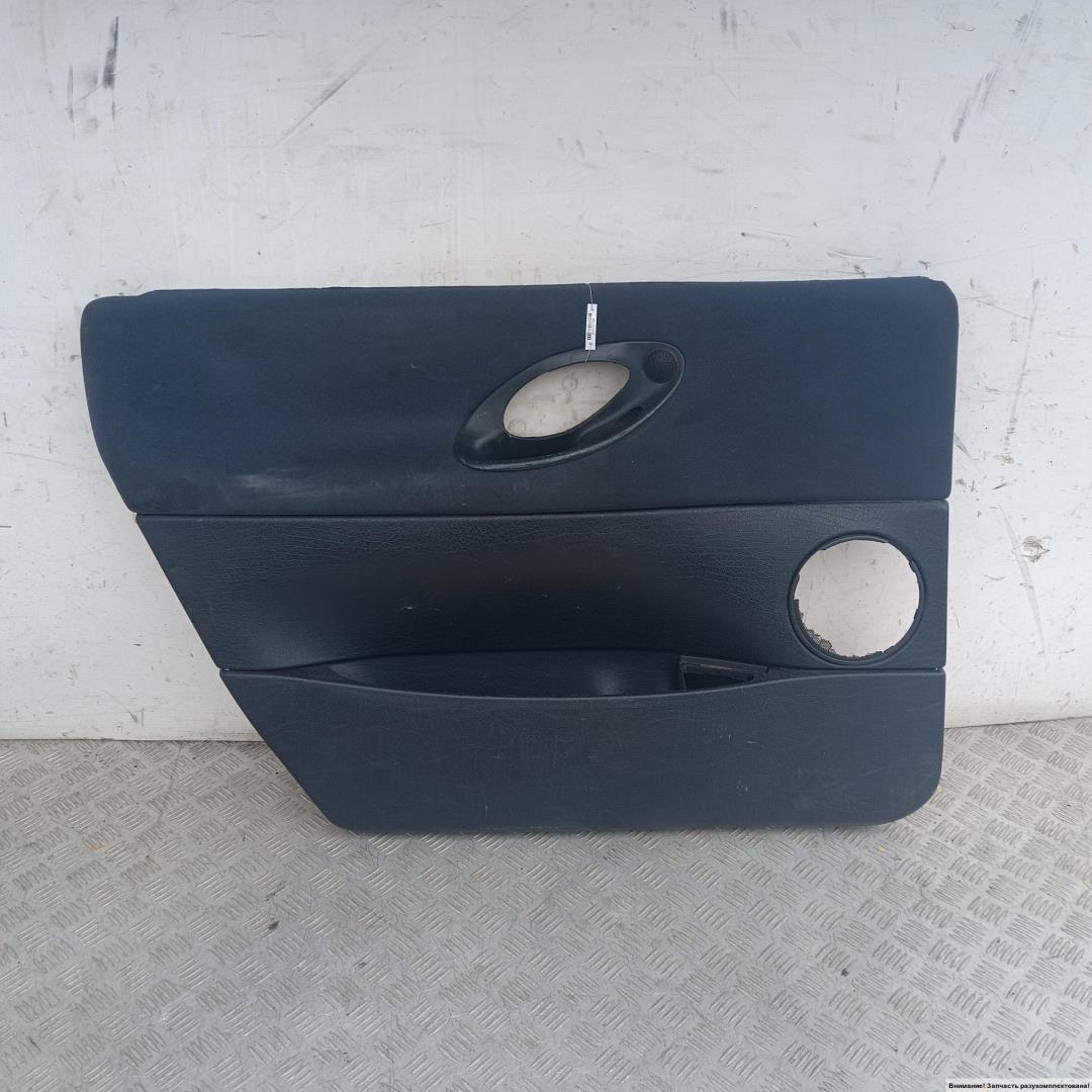 Обшивка двери задней левой