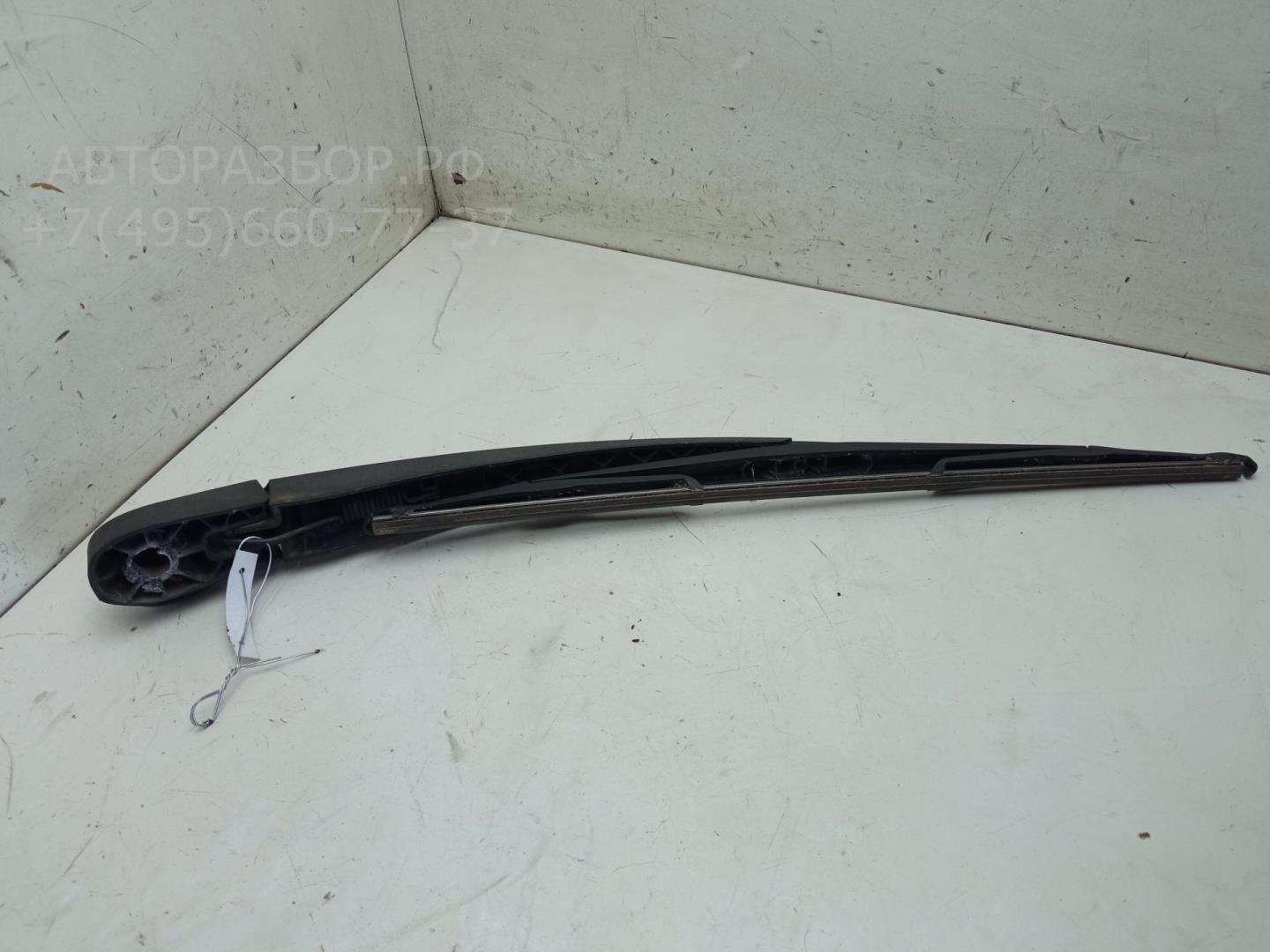 Поводок стеклоочистителя заднего