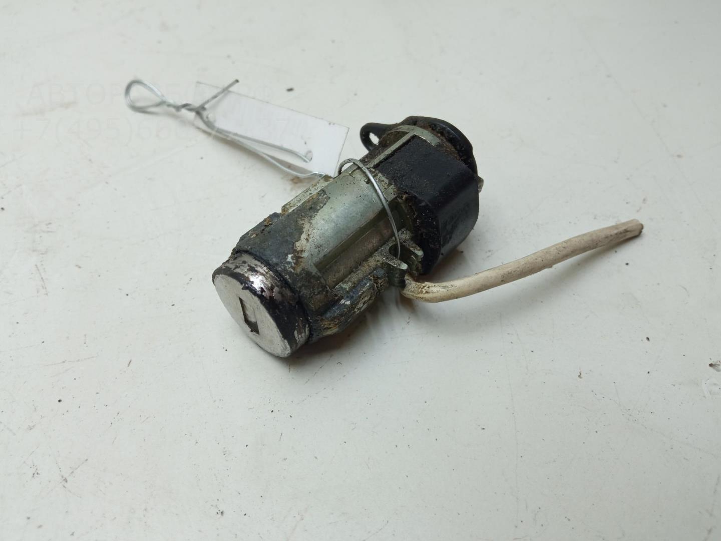 Вставка замка двери