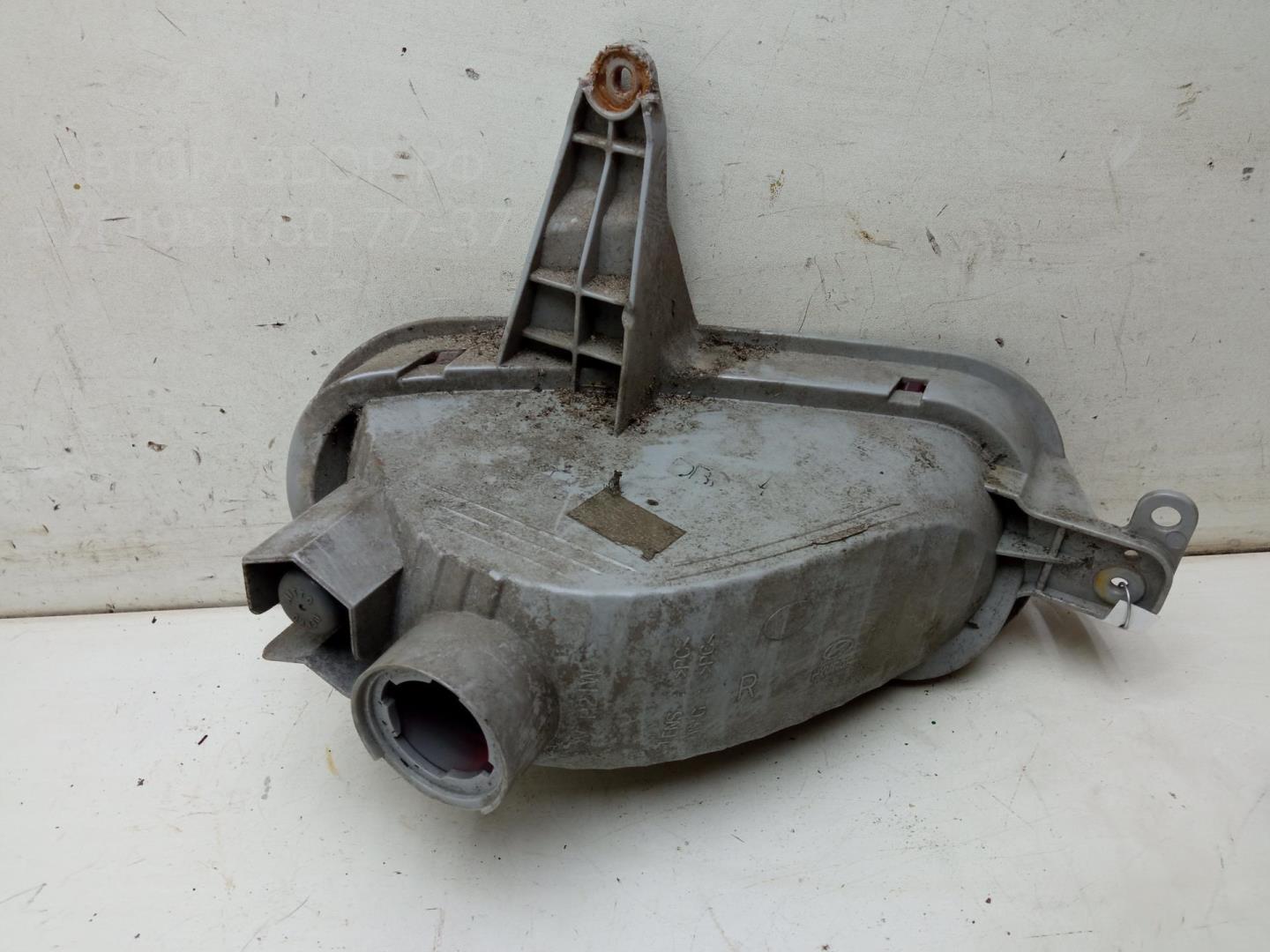 Фонарь задний в бампер правый