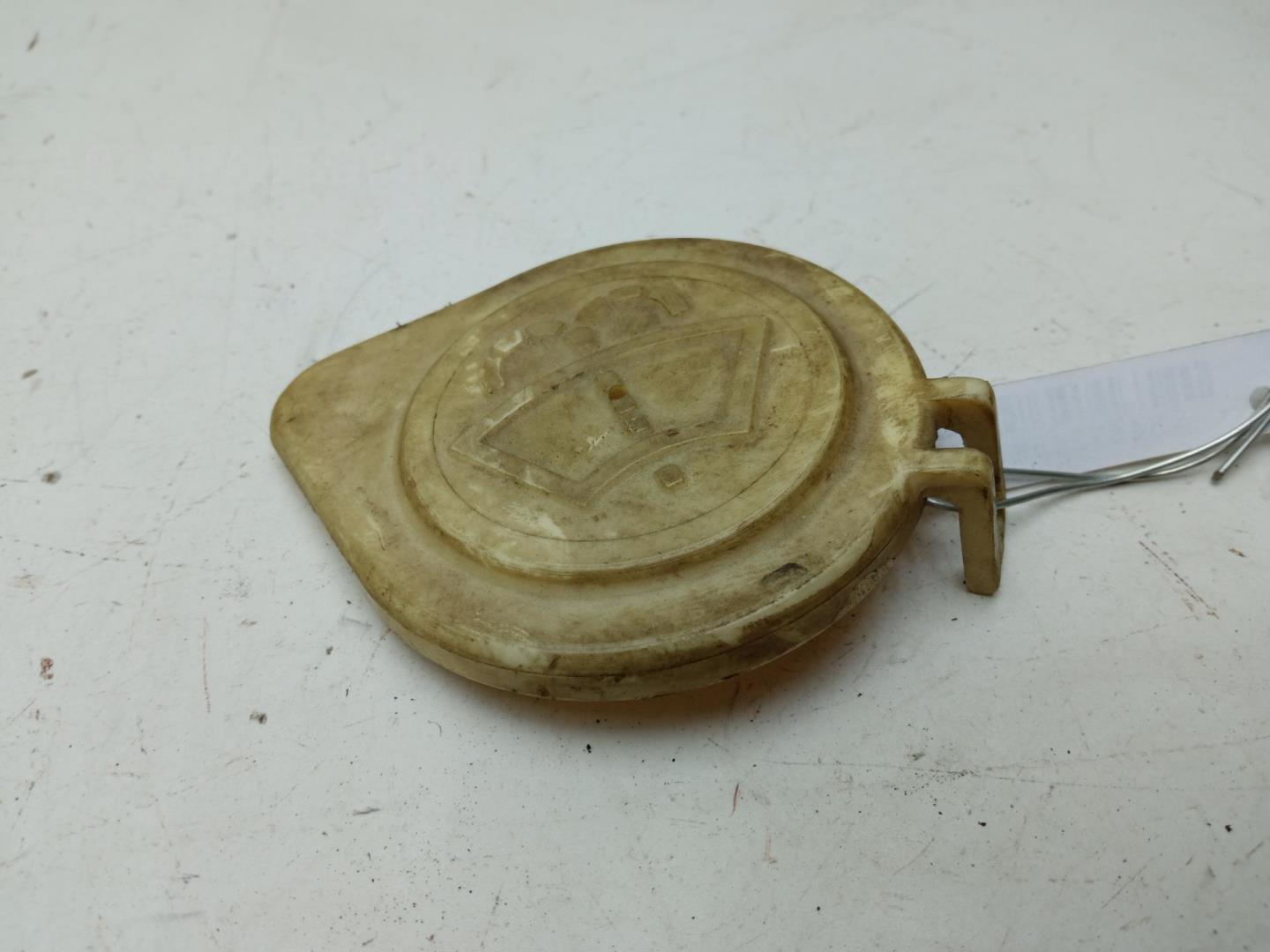 Крышка бачка омывателя