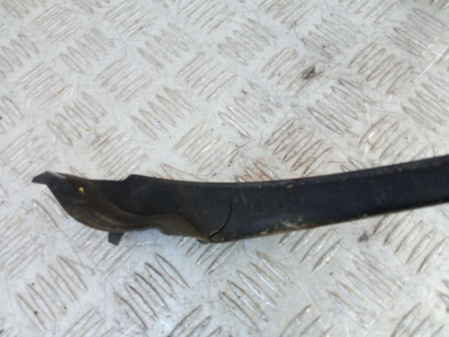 Молдинг лобового стекла