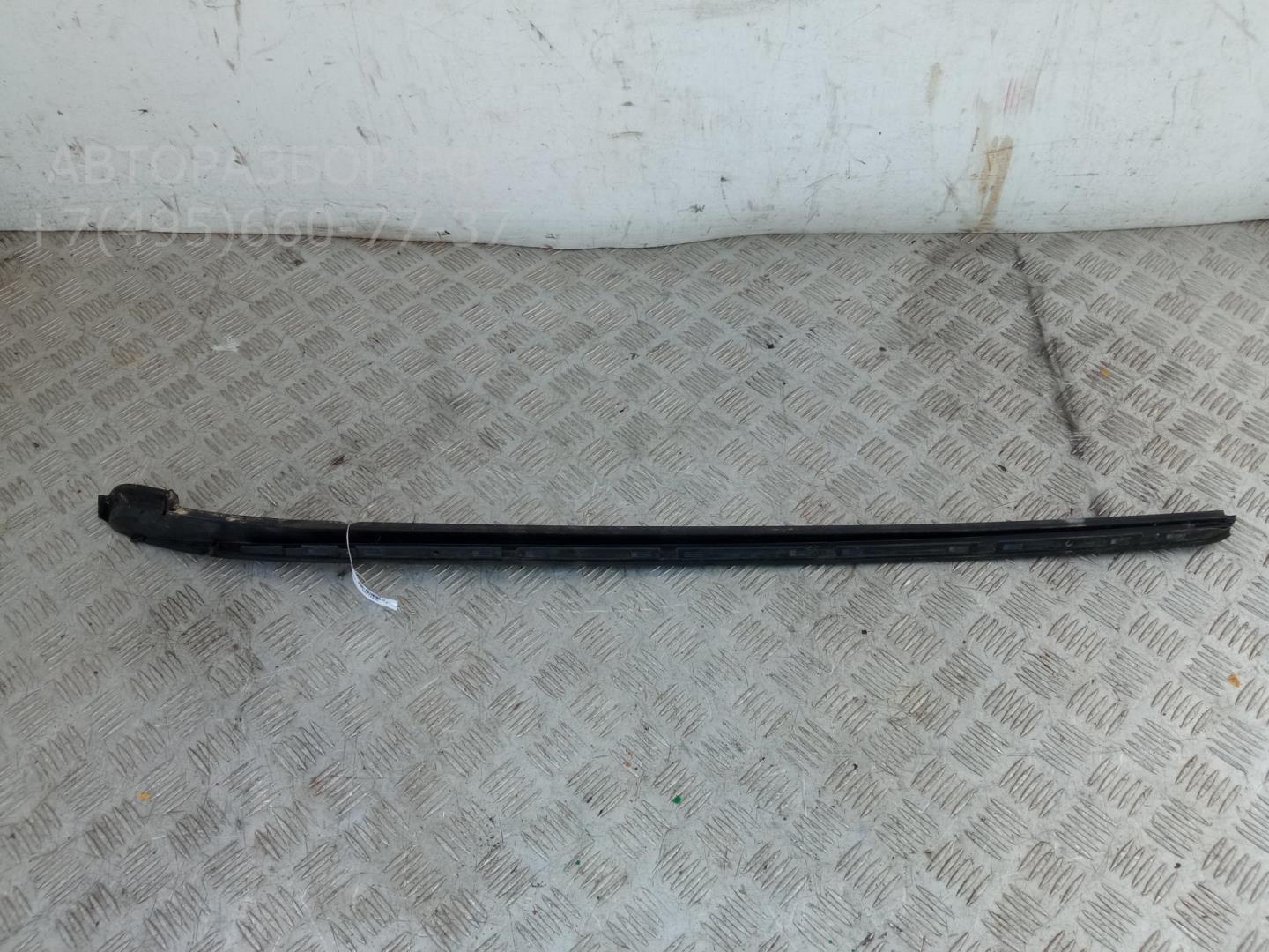 Молдинг лобового стекла