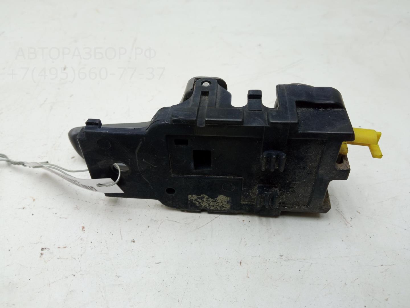 Ручка двери передней внутренняя левая