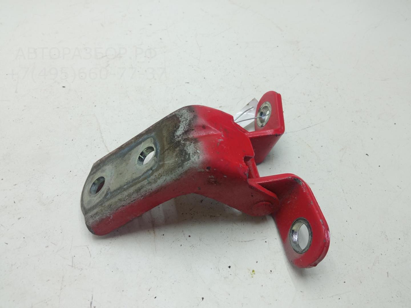 Петля двери