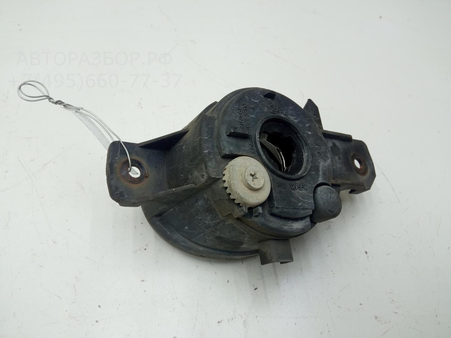 Фара противотуманная правая